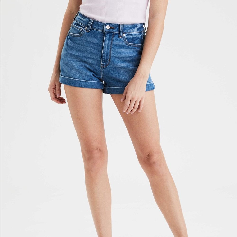 NEW WITH TAG American Eagle Mom shorts